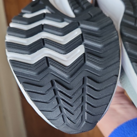 NWOT Saucony Cohesion XT600 Grey Women's Running Shoes Size 7.5W - Picture 7 of 10